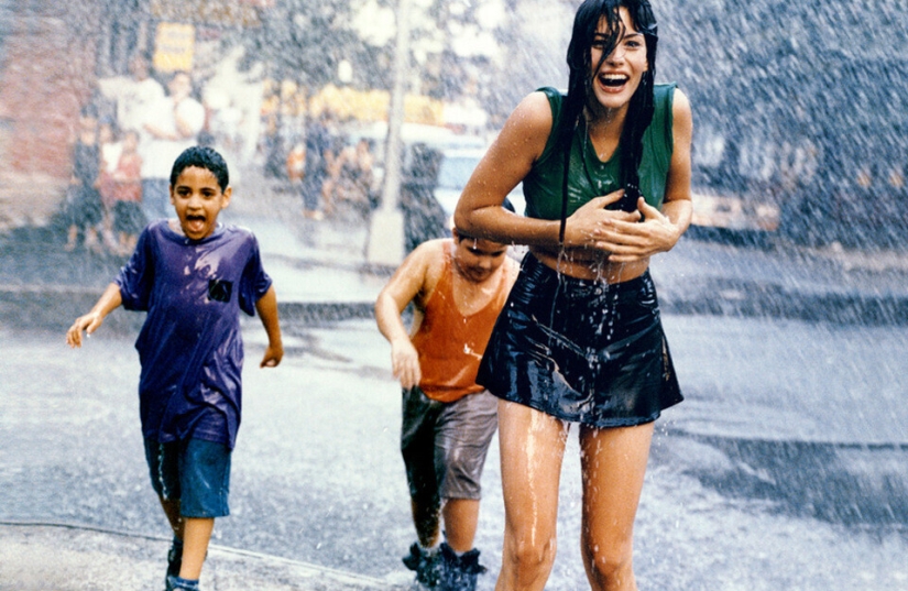 Movie stars and models in portrait photographs by Andrew Southam