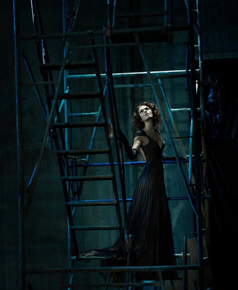 Movie stars and models in portrait photographs by Andrew Southam