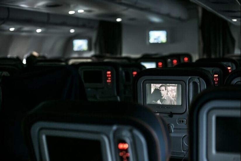más de 20 secretos e historias de asistentes de vuelo que no se contarán a los pasajeros comunes