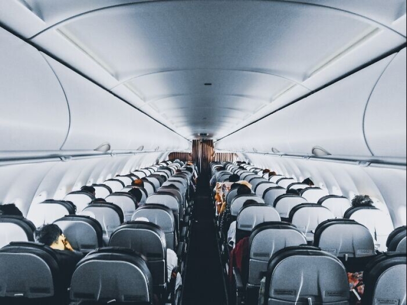 más de 20 secretos e historias de asistentes de vuelo que no se contarán a los pasajeros comunes
