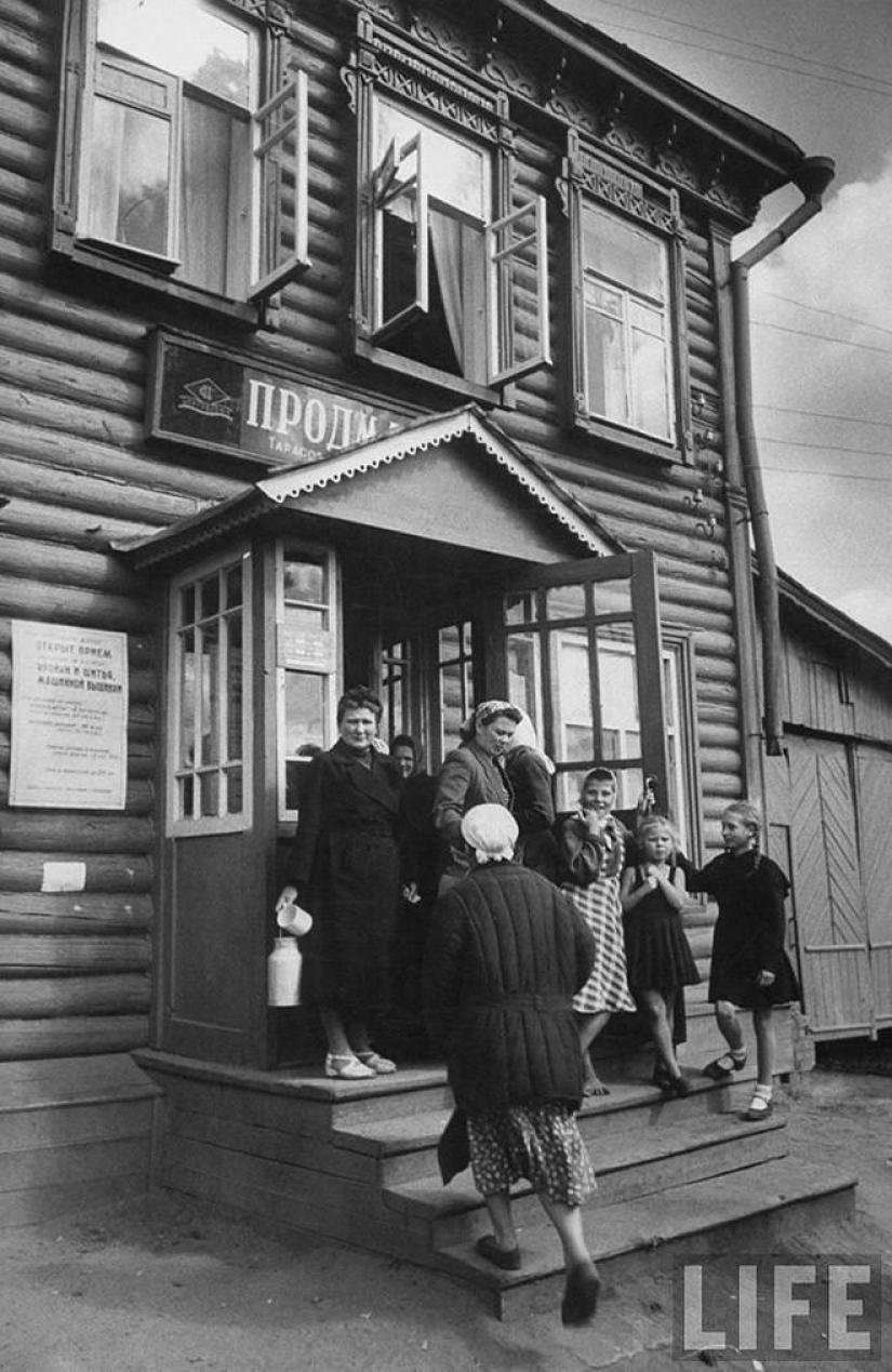 Muscovites in 1956 in pictures by LIFE photographer Lisa Larsen Muscovites in 1956 in pictures by LIFE photographer Lisa Larsen