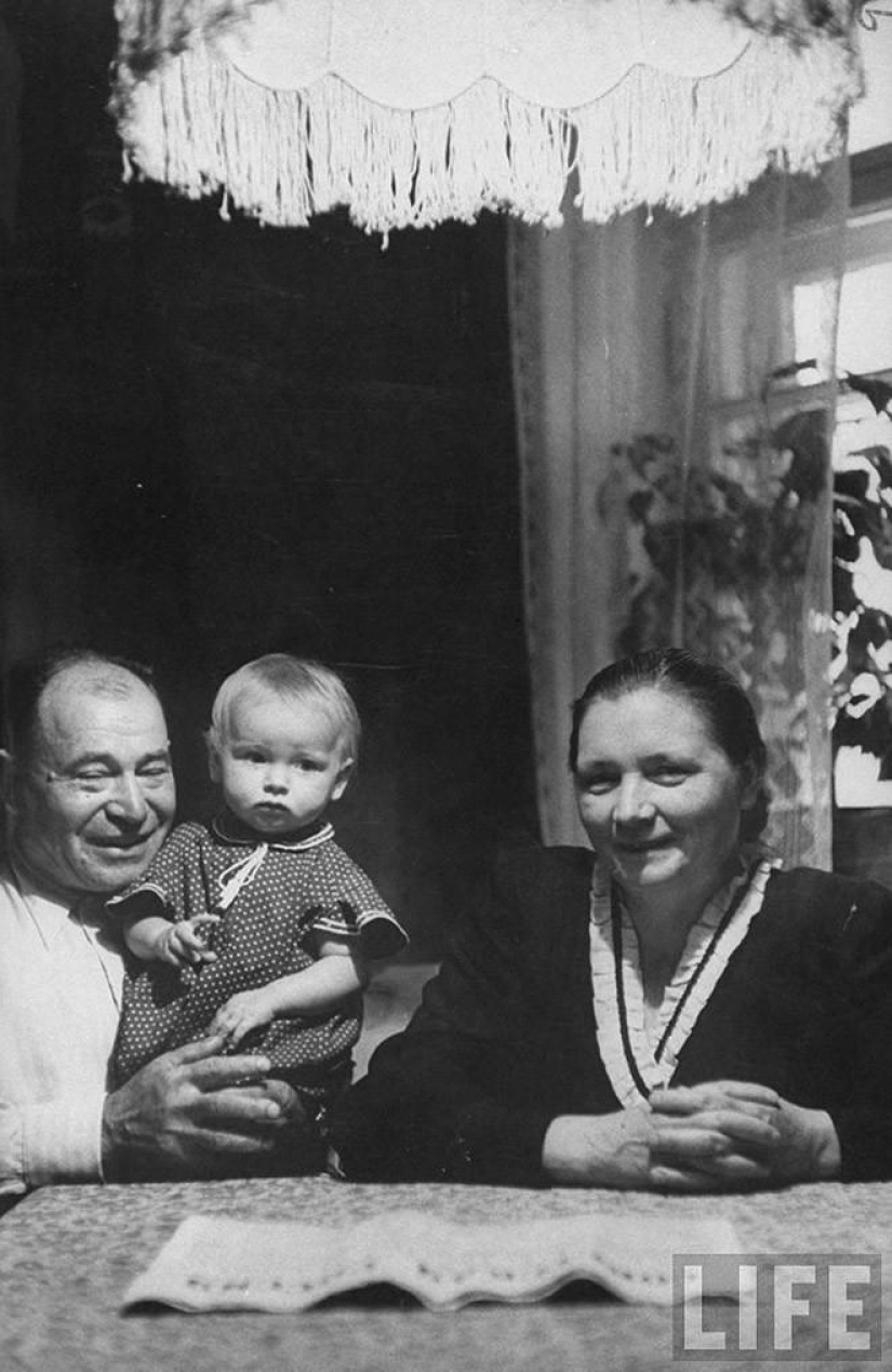 Muscovites in 1956 in pictures by LIFE photographer Lisa Larsen Muscovites in 1956 in pictures by LIFE photographer Lisa Larsen