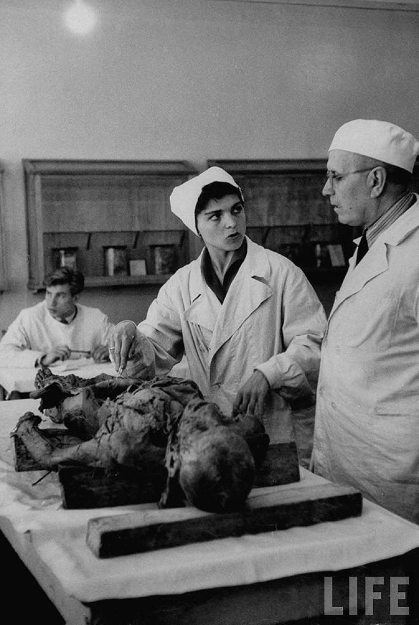 Muscovites in 1956 in pictures by LIFE photographer Lisa Larsen Muscovites in 1956 in pictures by LIFE photographer Lisa Larsen