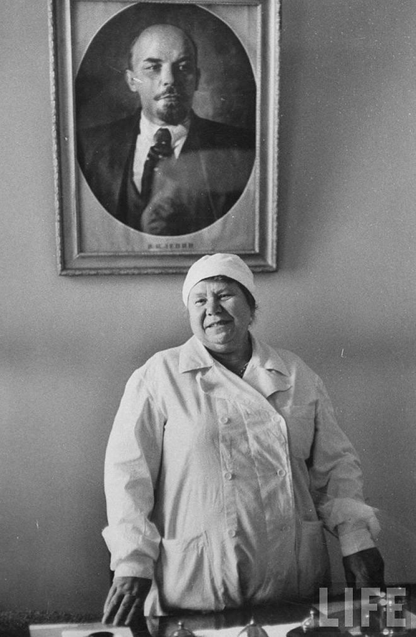 Muscovites in 1956 in pictures by LIFE photographer Lisa Larsen Muscovites in 1956 in pictures by LIFE photographer Lisa Larsen