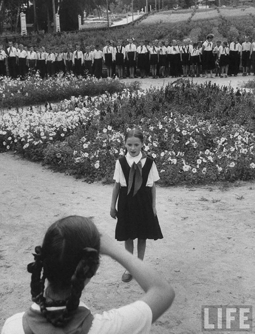 Muscovites in 1956 in pictures by LIFE photographer Lisa Larsen Muscovites in 1956 in pictures by LIFE photographer Lisa Larsen