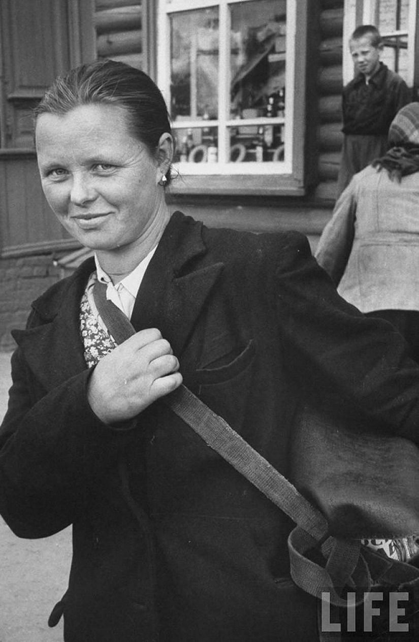 Muscovites in 1956 in pictures by LIFE photographer Lisa Larsen Muscovites in 1956 in pictures by LIFE photographer Lisa Larsen