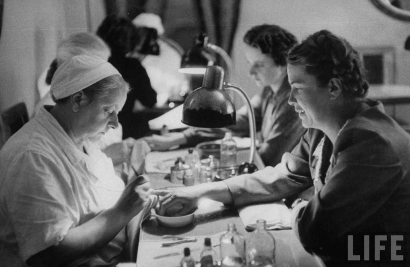 Muscovites in 1956 in pictures by LIFE photographer Lisa Larsen Muscovites in 1956 in pictures by LIFE photographer Lisa Larsen