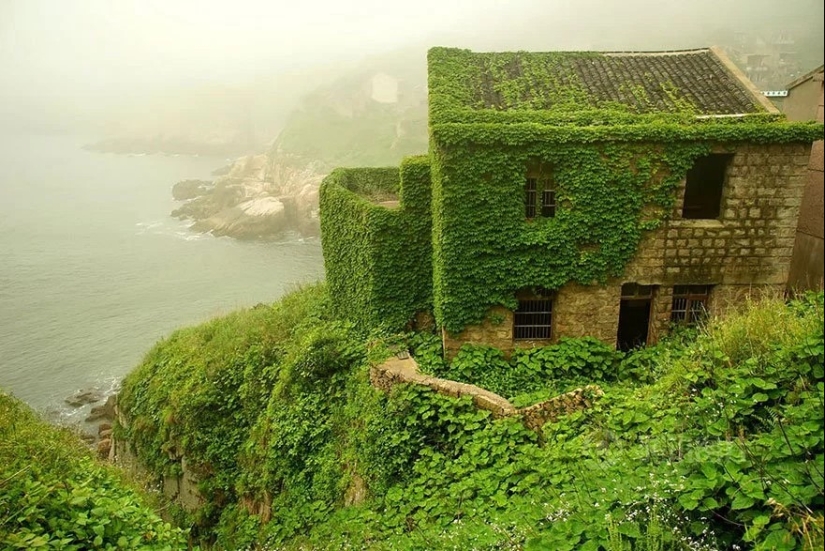 Nature-absorbed fishing village Nature-absorbed fishing village
