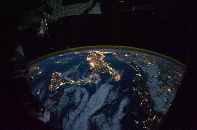 Night on the planet - 30 photos from space
