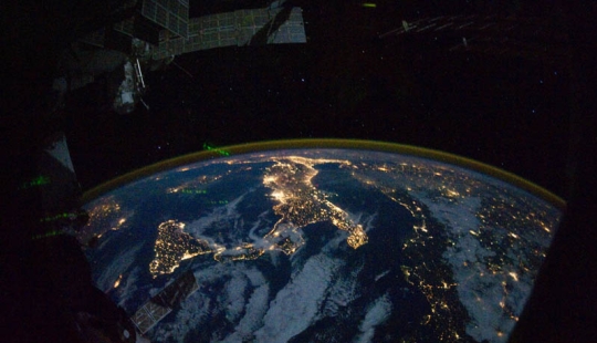 Night on the planet - 30 photos from space Night on the planet - 30 photos from space