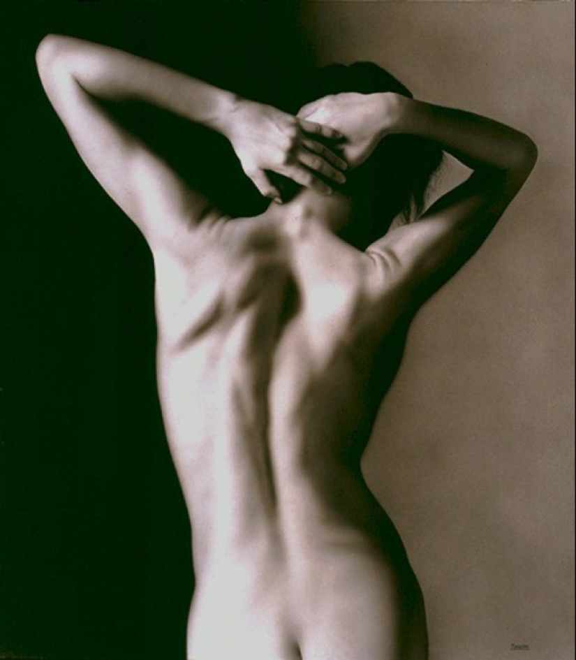 Nobility, restraint and plasticity in the erotic works of the artist Bernardo Torrens