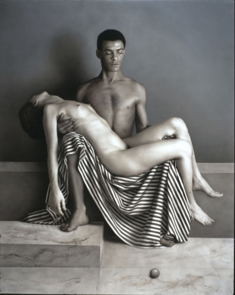 Nobility, restraint and plasticity in the erotic works of the artist Bernardo Torrens