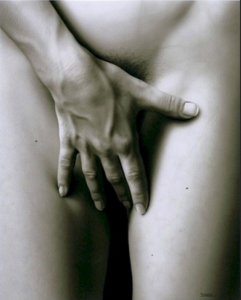 Nobility, restraint and plasticity in the erotic works of the artist Bernardo Torrens