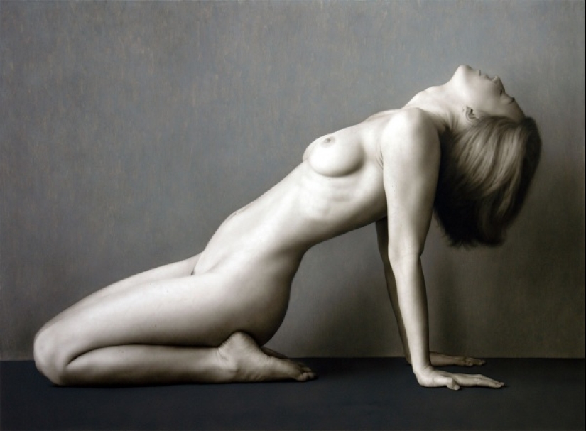 Nobility, restraint and plasticity in the erotic works of the artist Bernardo Torrens
