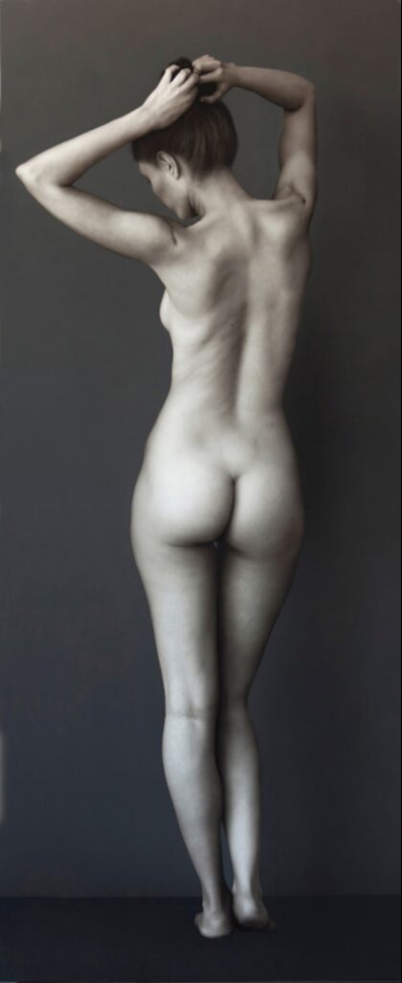 Nobility, restraint and plasticity in the erotic works of the artist Bernardo Torrens