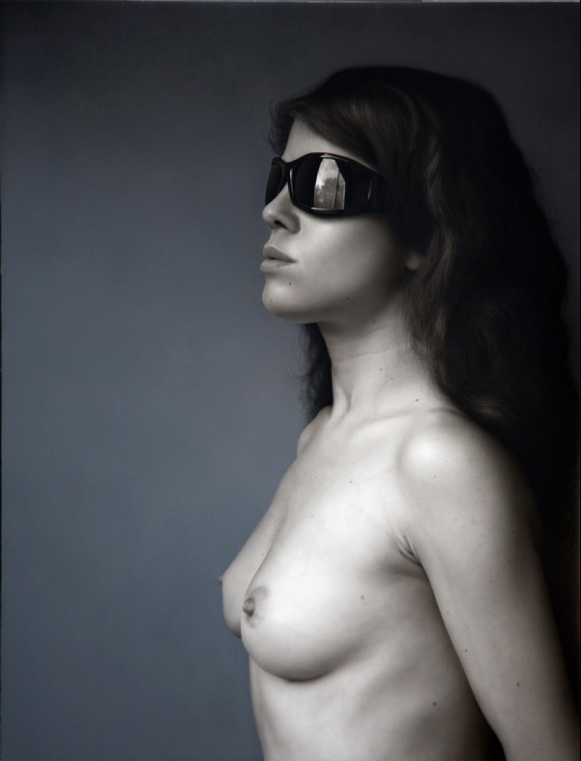 Nobility, restraint and plasticity in the erotic works of the artist Bernardo Torrens