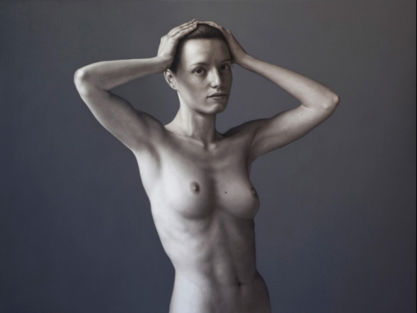 Nobility, restraint and plasticity in the erotic works of the artist Bernardo Torrens