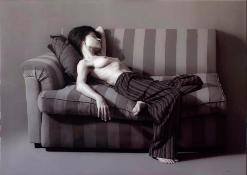 Nobility, restraint and plasticity in the erotic works of the artist Bernardo Torrens