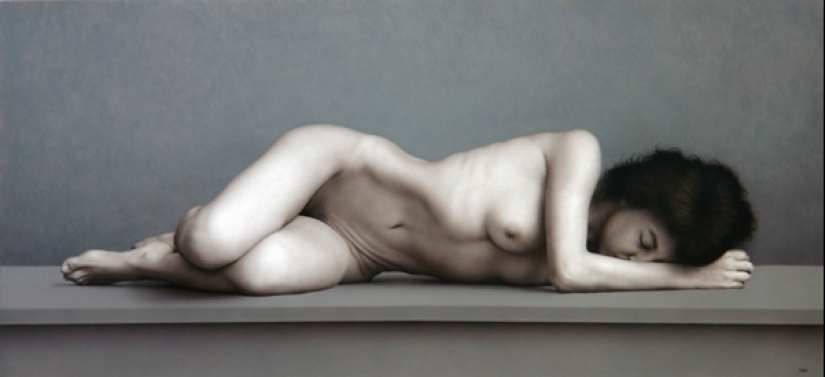 Nobility, restraint and plasticity in the erotic works of the artist Bernardo Torrens