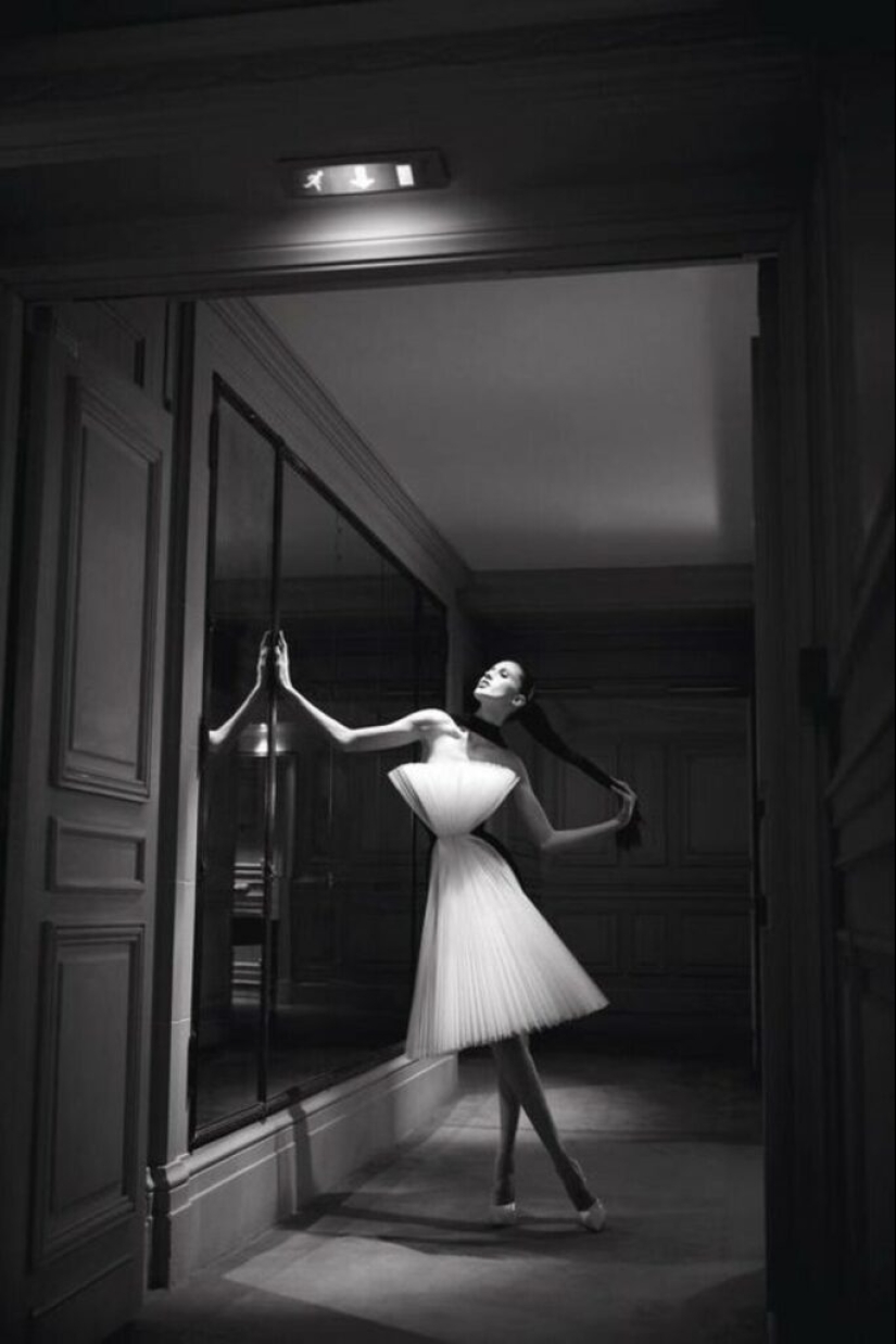 Noble Beauty and Mystery in the Pictures of Dominique Issermann Noble Beauty and Mystery in the Pictures of Dominique Issermann