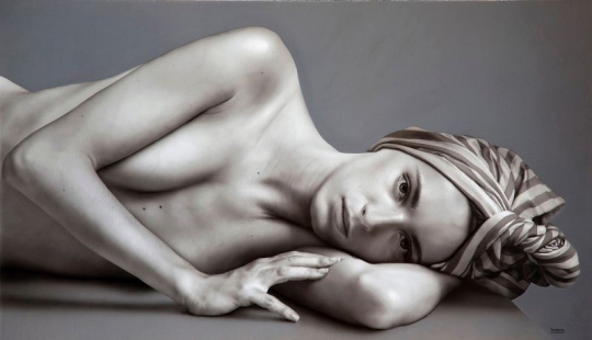 Nobleza, sobriedad y plasticidad en las obras eróticas del artista Bernardo Torrens