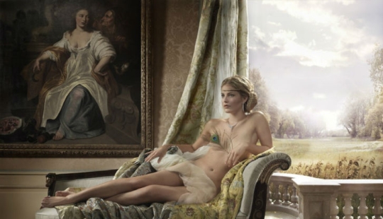 Nude: stunningly sensual images of girls in a series of artistic photos