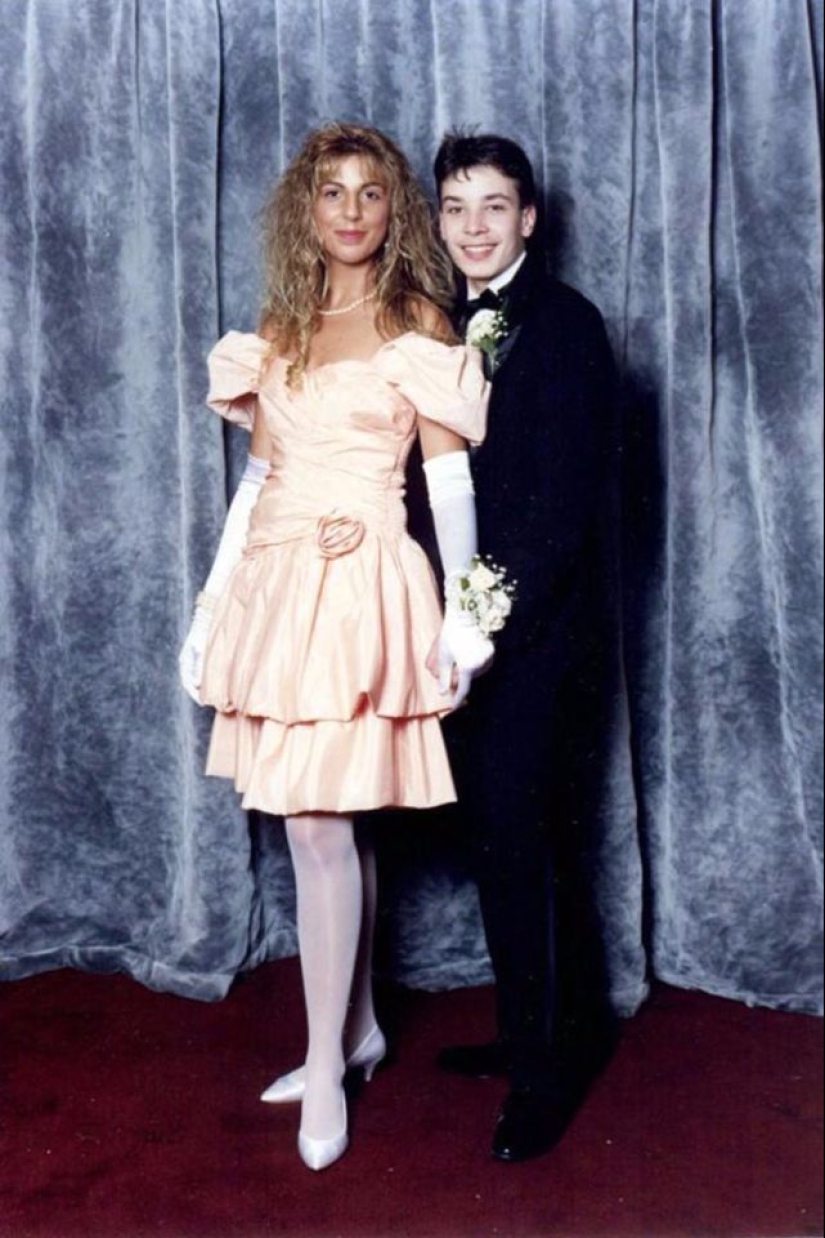 Odd and funny photos of the stars from high school graduation