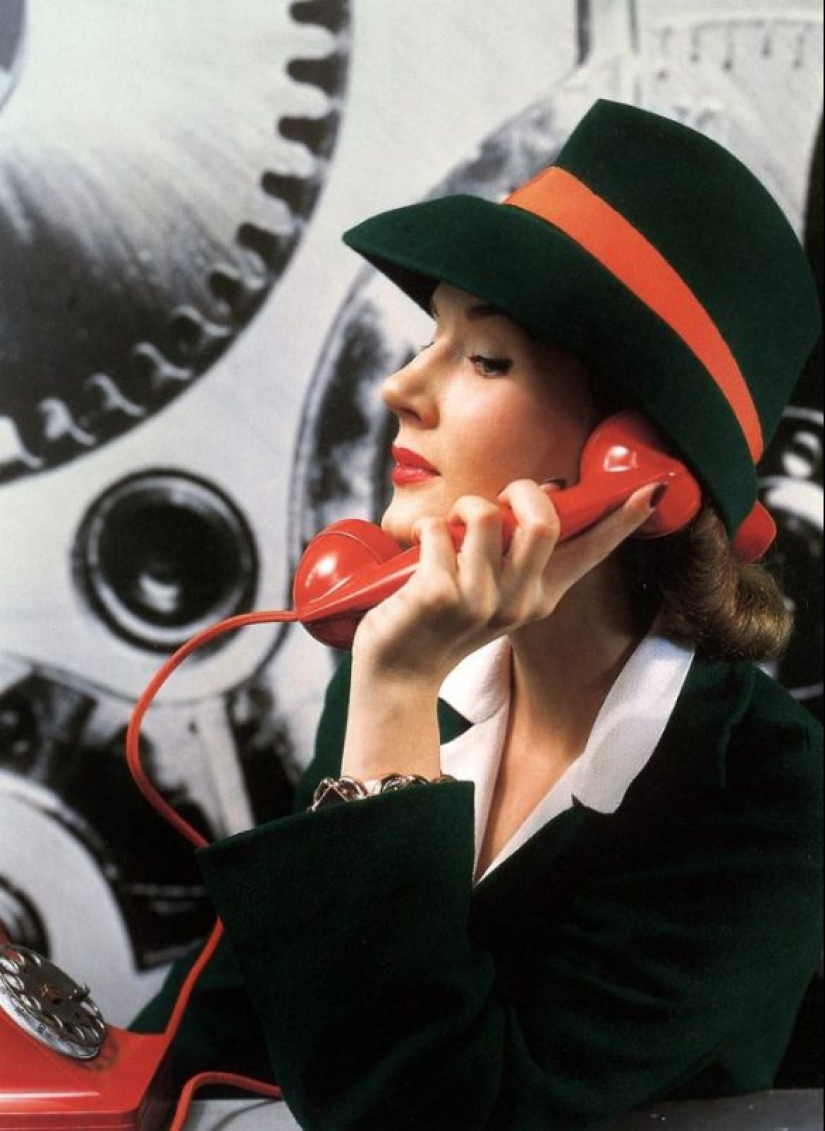 On the brink of surrealism: the stunning photography of Erwin Blumenfeld made in the 1940-ies On the brink of surrealism: the stunning photography of Erwin Blumenfeld made in the 1940-ies