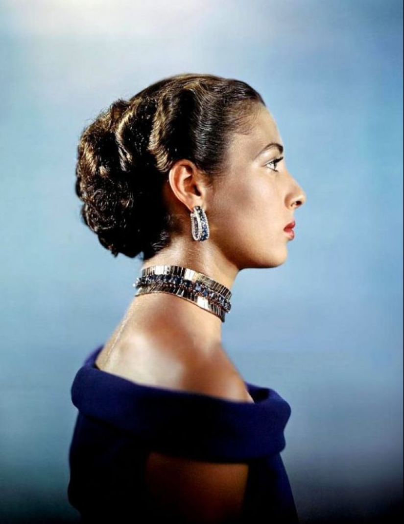 On the brink of surrealism: the stunning photography of Erwin Blumenfeld made in the 1940-ies On the brink of surrealism: the stunning photography of Erwin Blumenfeld made in the 1940-ies