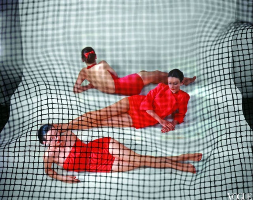 On the brink of surrealism: the stunning photography of Erwin Blumenfeld made in the 1940-ies On the brink of surrealism: the stunning photography of Erwin Blumenfeld made in the 1940-ies