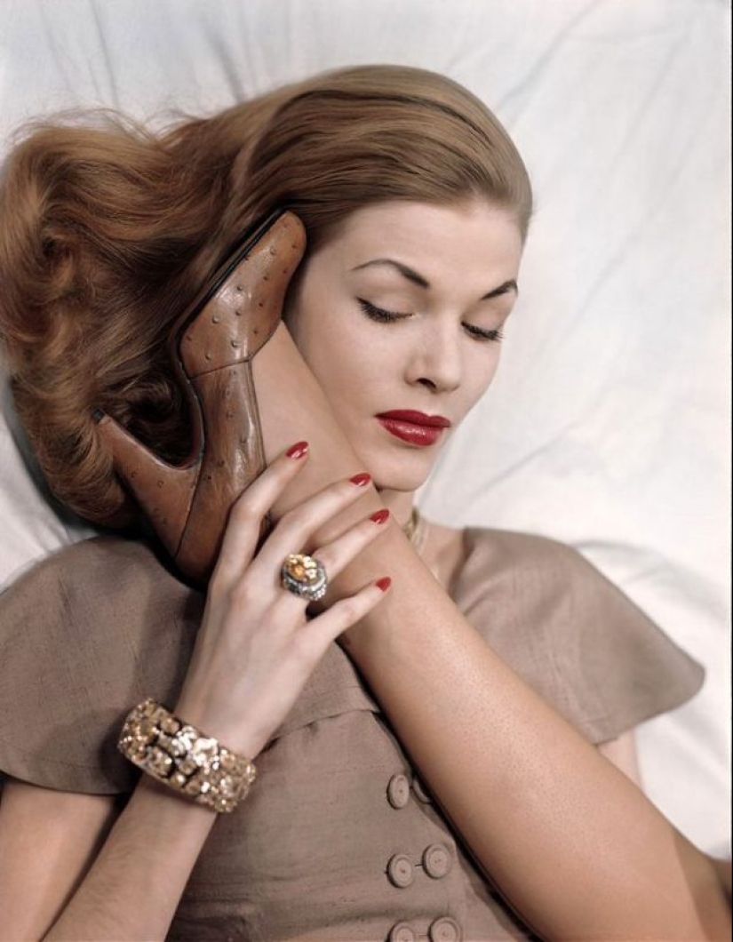On the brink of surrealism: the stunning photography of Erwin Blumenfeld made in the 1940-ies On the brink of surrealism: the stunning photography of Erwin Blumenfeld made in the 1940-ies