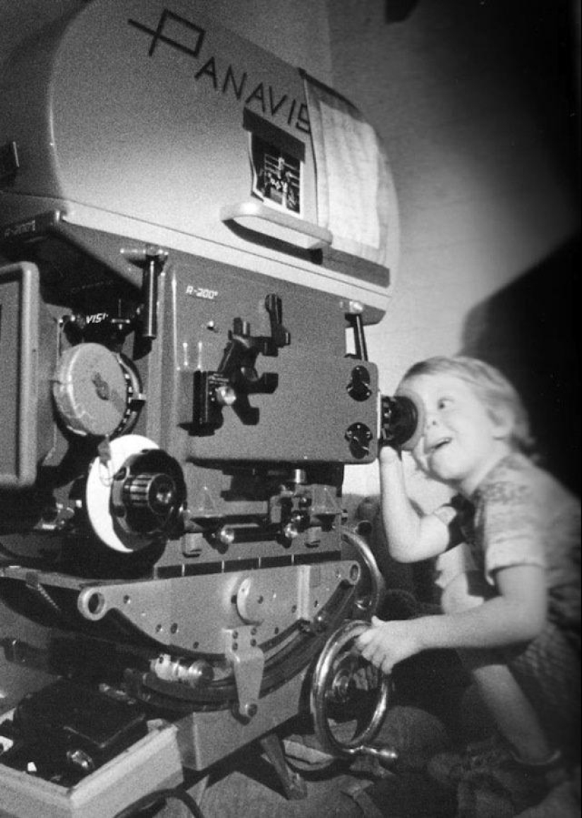 On the sets of classic Hollywood movies