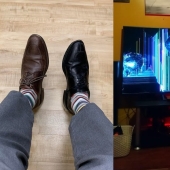 On the wrong foot: 20 photos of people whose day started not very well On the wrong foot: 20 photos of people whose day started not very well