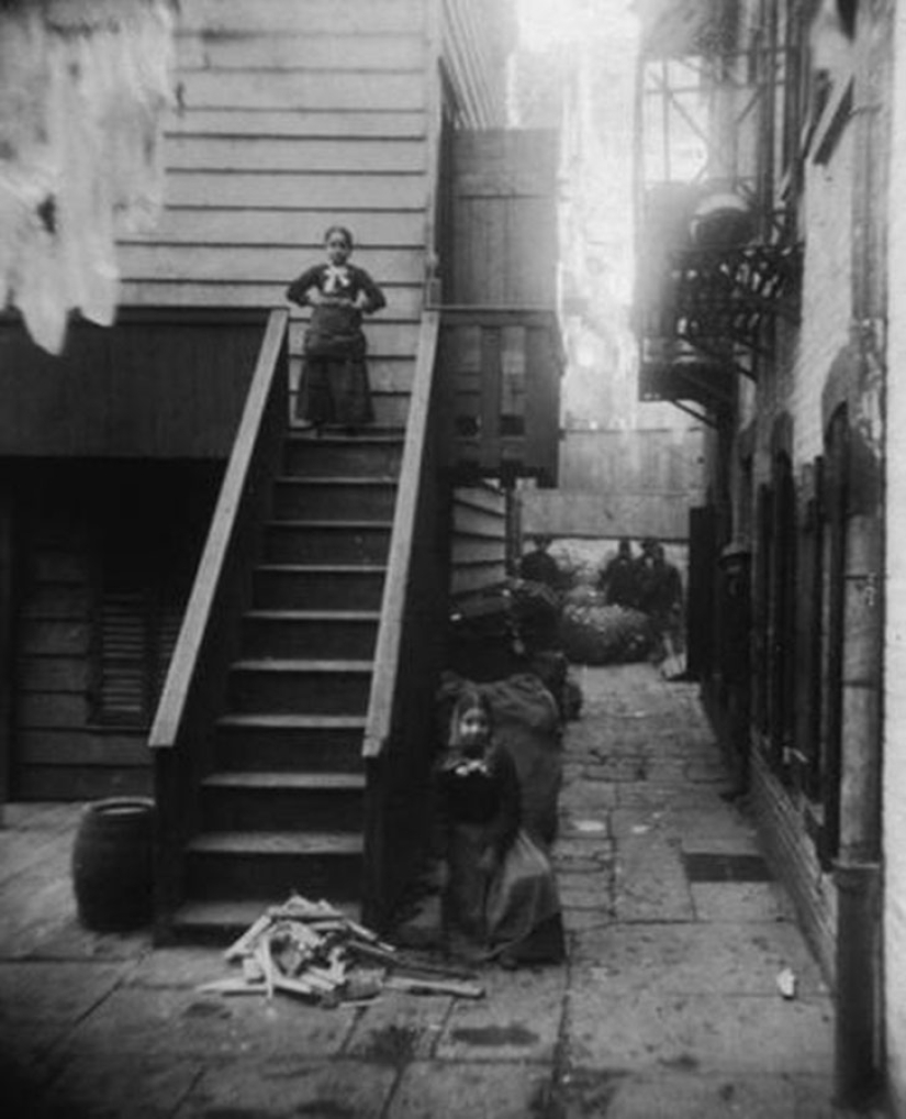 Pages of life of ordinary and poor Americans in New York of the XIX century Pages of life of ordinary and poor Americans in New York of the XIX century
