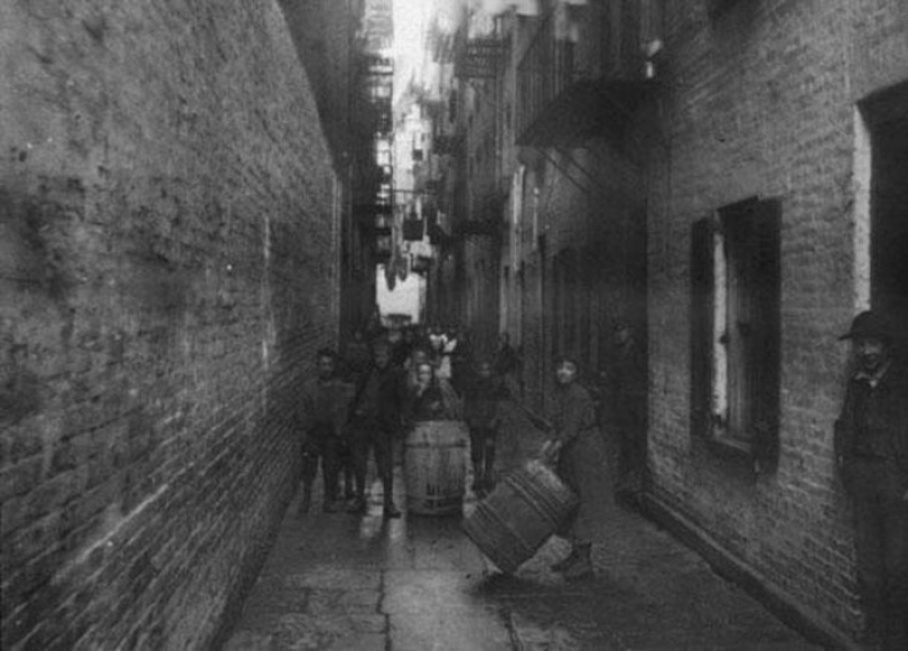 Pages of life of ordinary and poor Americans in New York of the XIX century Pages of life of ordinary and poor Americans in New York of the XIX century