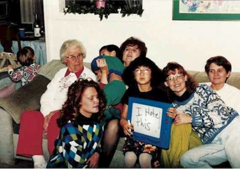 Painfully ridiculous family photos Painfully ridiculous family photos