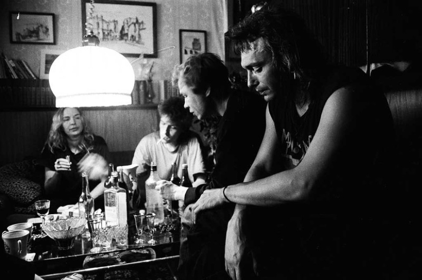 Papá-una copa de vino de oporto: cómo y qué bebieron las estrellas de rock rusas Papá-una copa de vino de oporto: cómo y qué bebieron las estrellas de rock rusas