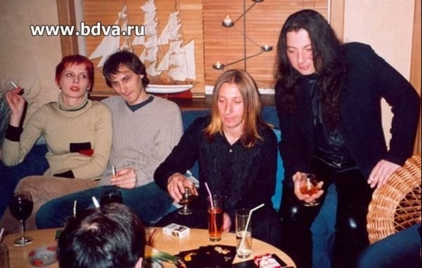 Papá-una copa de vino de oporto: cómo y qué bebieron las estrellas de rock rusas Papá-una copa de vino de oporto: cómo y qué bebieron las estrellas de rock rusas