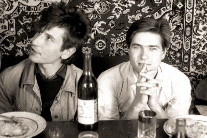 Papá-una copa de vino de oporto: cómo y qué bebieron las estrellas de rock rusas Papá-una copa de vino de oporto: cómo y qué bebieron las estrellas de rock rusas