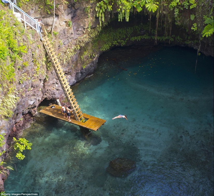 Paradise with the most transparent water in the world Paradise with the most transparent water in the world