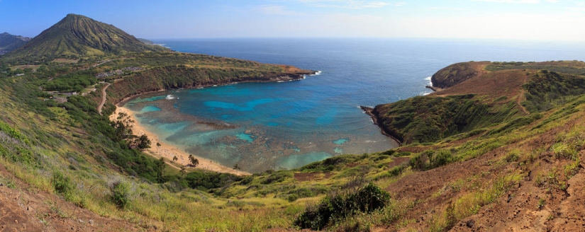 Paraíso terrenal-playa hawaiana dentro de un antiguo cráter