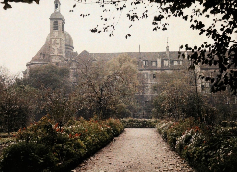 Paris 1923 - epicenter of art and progress