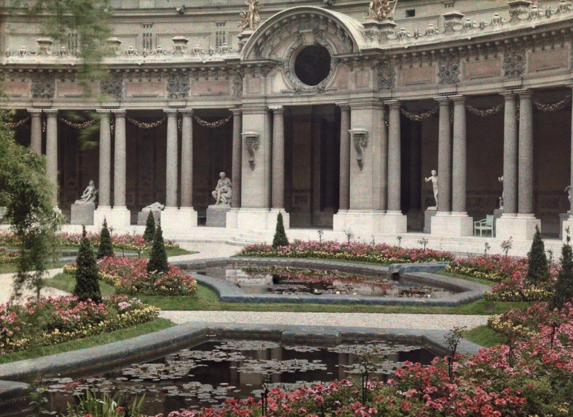 Paris 1923 - epicenter of art and progress