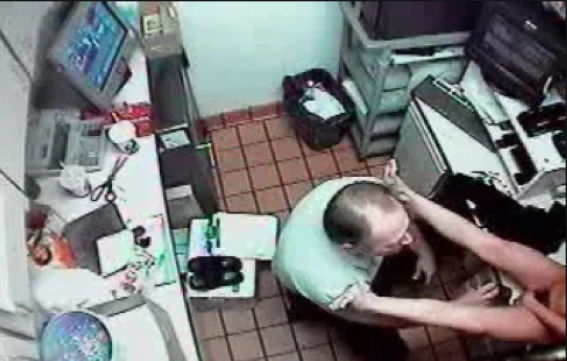 Phone rape: how a maniac from the USA mocked victims with the wrong hands Phone rape: how a maniac from the USA mocked victims with the wrong hands