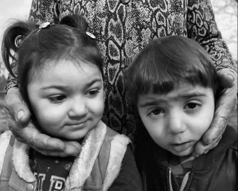 Photographer’s 18 Captivating Photos Show The Emotional Depth Of Childhood