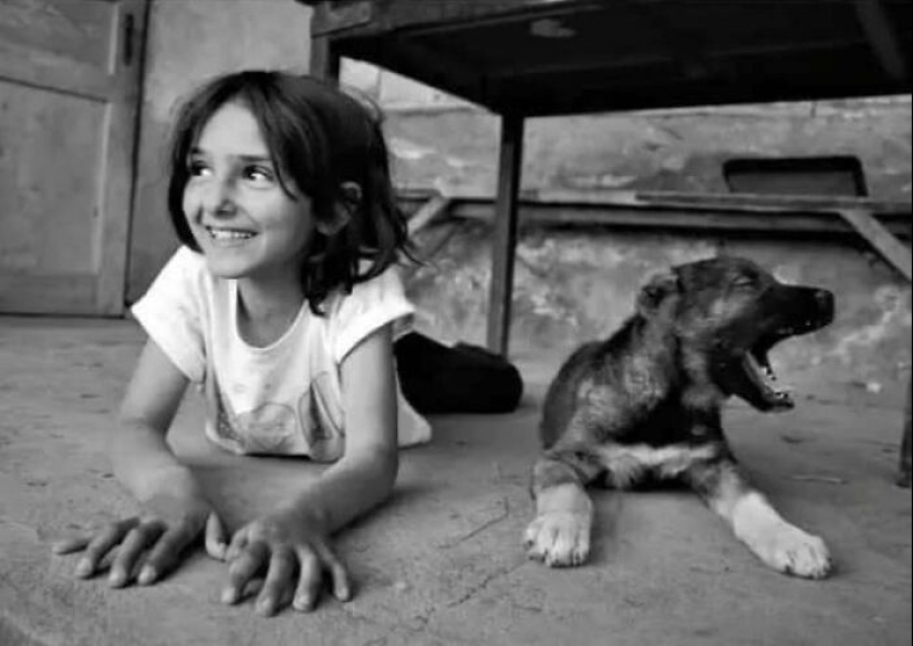 Photographer’s 18 Captivating Photos Show The Emotional Depth Of Childhood