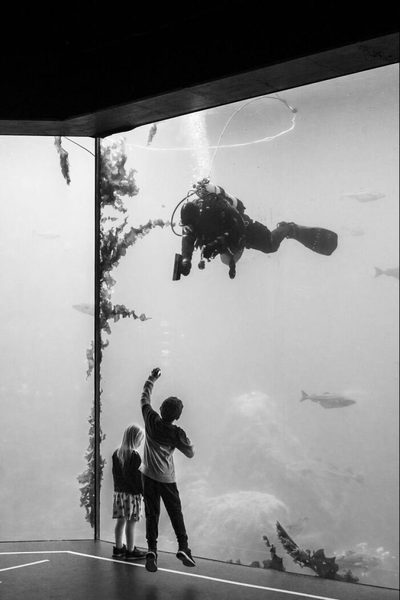 Photojournalist André Proves That Simplicity Can Be Truly Powerful