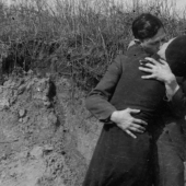 Photos of the real Bonnie and Clyde, taken in 1933 Photos of the real Bonnie and Clyde, taken in 1933