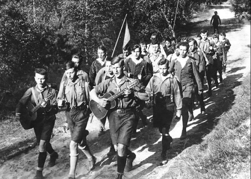 "Piratas de Edelweiss—: cómo los adolescentes antifascistas alemanes lucharon contra el régimen de Hitler "Piratas de Edelweiss—: cómo los adolescentes antifascistas alemanes lucharon contra el régimen de Hitler