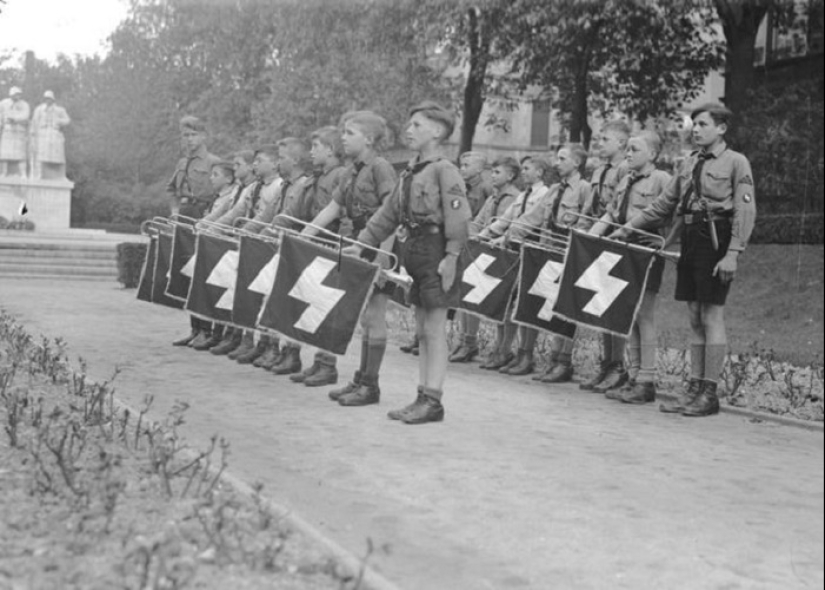 "Piratas de Edelweiss—: cómo los adolescentes antifascistas alemanes lucharon contra el régimen de Hitler "Piratas de Edelweiss—: cómo los adolescentes antifascistas alemanes lucharon contra el régimen de Hitler